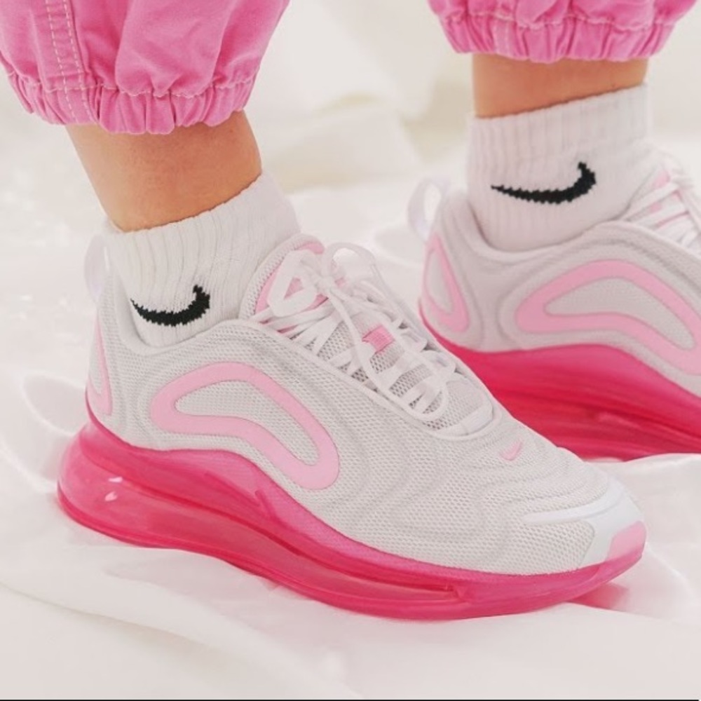 Nike Air Max 720 Women's Shoe